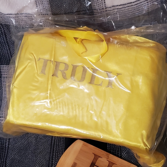 Truly Luxury Travel TrunkVegan Leather Caboodle - Picture 1 of 3